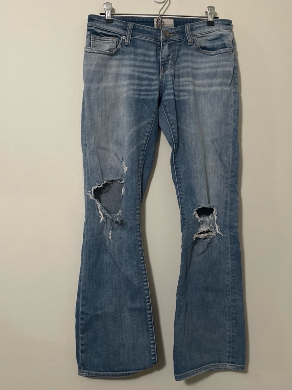 BKE Stella Bootcut Jeans 26R Distressed Low Rise Medium Wash Y2K Buckle